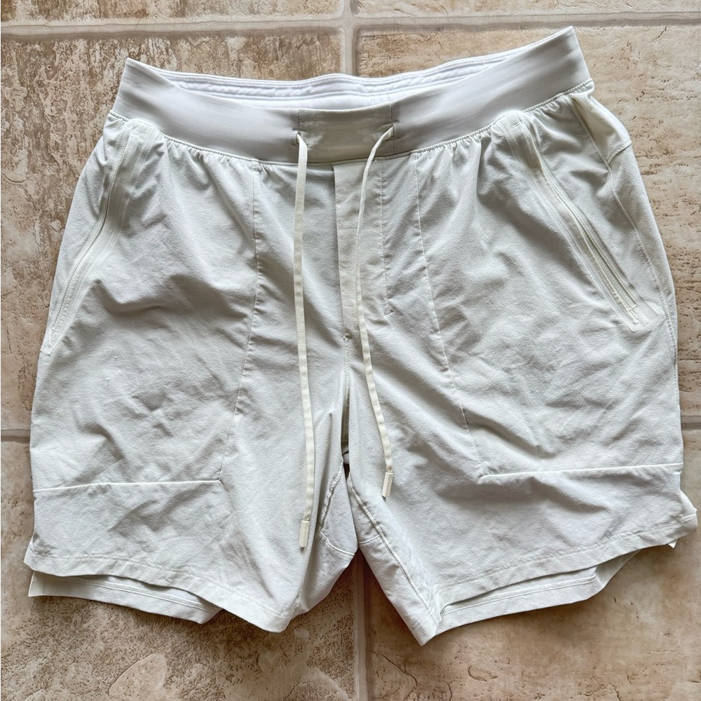 Lululemon Athletica Men's License to Train Bone White Athletic Shorts Large